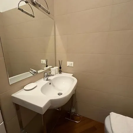 Apartament Bocconi - Porta Romana 4 Da Letto Con 2 Bagni Privati