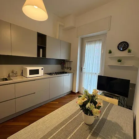 Bocconi - Porta Romana 4 Da Letto Con 2 Bagni Privati Apartament
